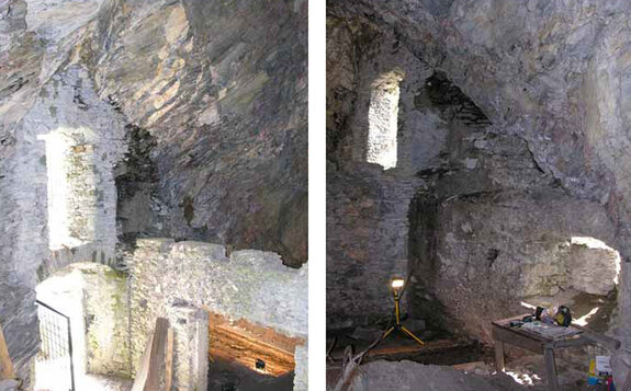 Eingangsbereich (links) der Höhle, rechts Abmauerung der Höhle 